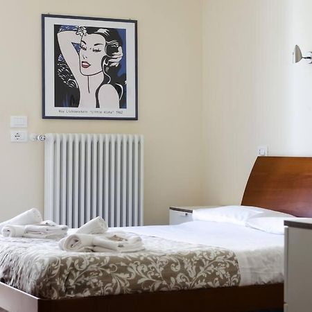 City Suite - Appartamento Spazioso Nel Centro Di Bari Bagian luar foto
