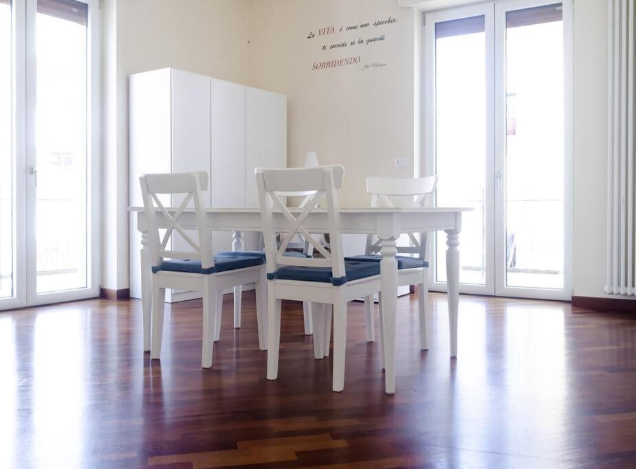 City Suite - Appartamento Spazioso Nel Centro Di Bari Bagian luar foto